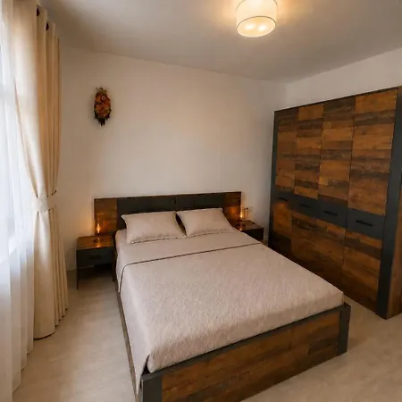 펜션 Spacious 4-bedroom Townhouse In Life *