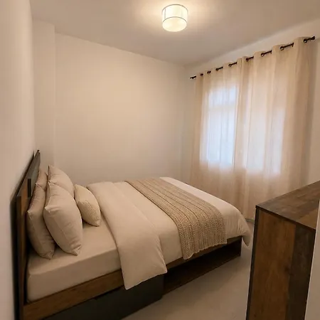 Spacious 4-bedroom Townhouse In Life デューニ