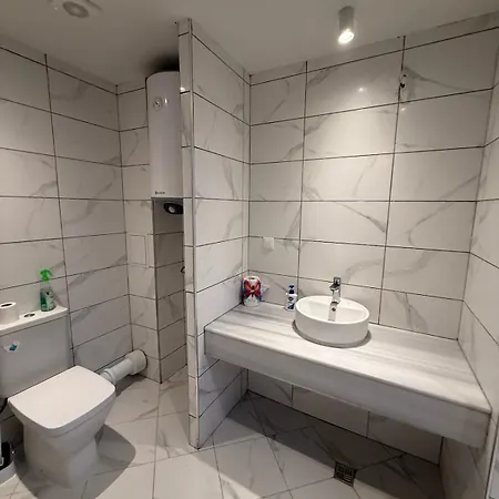 Spacious 4-bedroom Townhouse In Life *