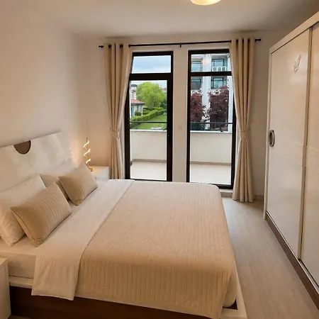 別荘 Spacious 4-bedroom Townhouse In Life *